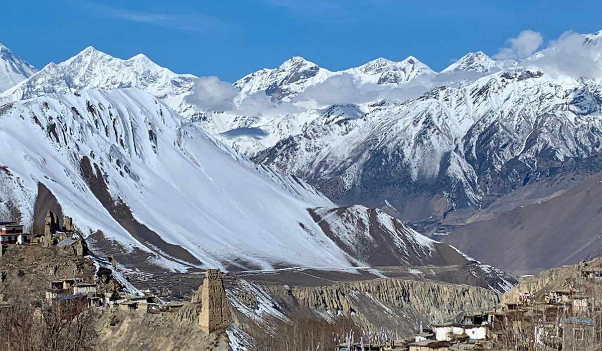 Lower Mustang Trekking